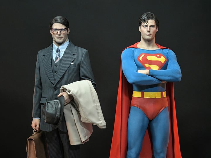 Superman (1978) Hyperreal Superman (Dual Ver.) 1/3 Scale Statue Gallery Image 1