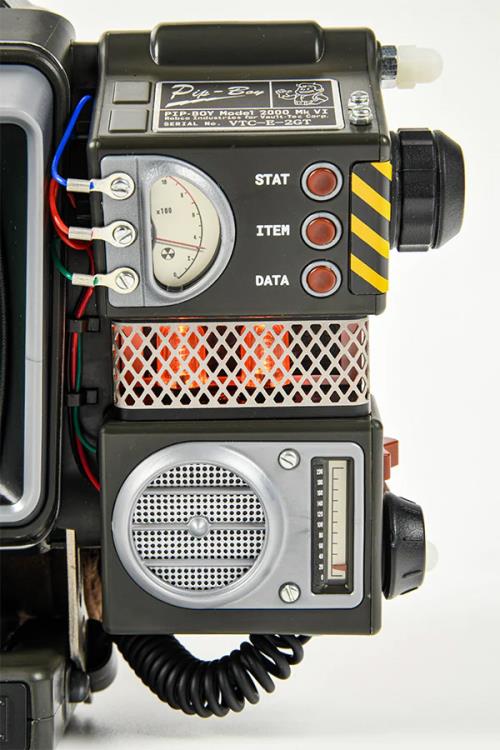 Fallout 76 Pip-Boy (Mk VI Enclave Ver.) Limited Edition Replica Gallery Image 11