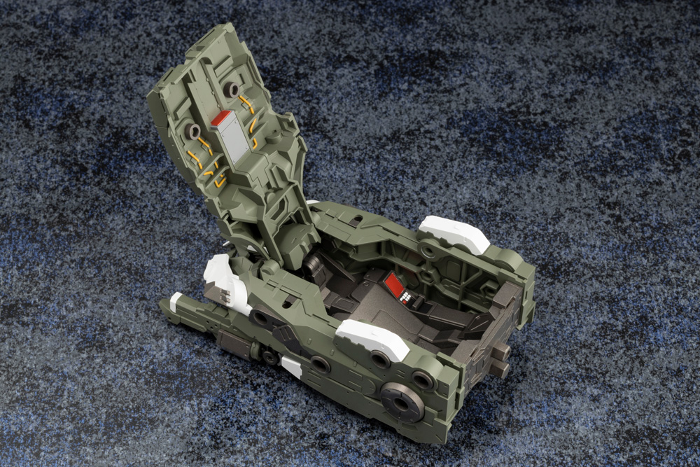 Hexa Gear Booster Pack 007 Cockpit 1/24 Scale Model Kit Gallery Image 5