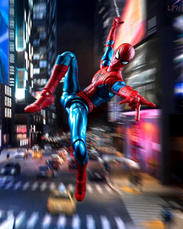 Spider-Man: No Way Home S.H.Figuarts Spider-Man (New Red & Blue Suit) Action Figure Gallery Image 12