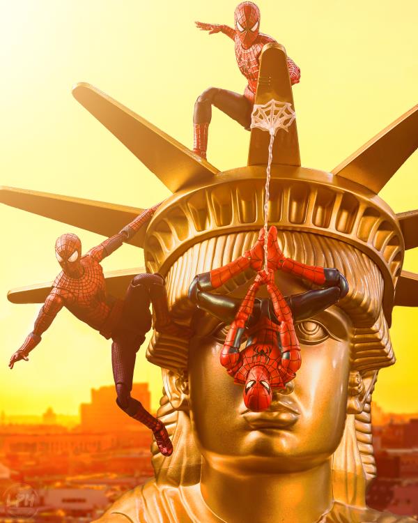 Spider-Man: No Way Home S.H.Figuarts Spider-Man (New Red & Blue Suit) Action Figure Gallery Image 13