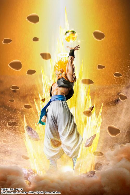 Dragon Ball Z: Fusion Reborn FiguartsZERO Extra Battle Super Saiyan Gogeta SDCC 2023 Event Exclusive Gallery Image 7