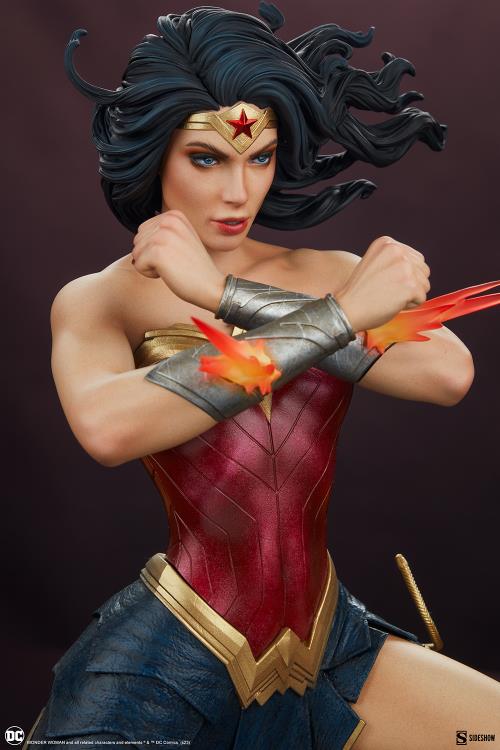 DC Comics Premium Format Wonder Woman: Saving the Day Statue Gallery Image 17