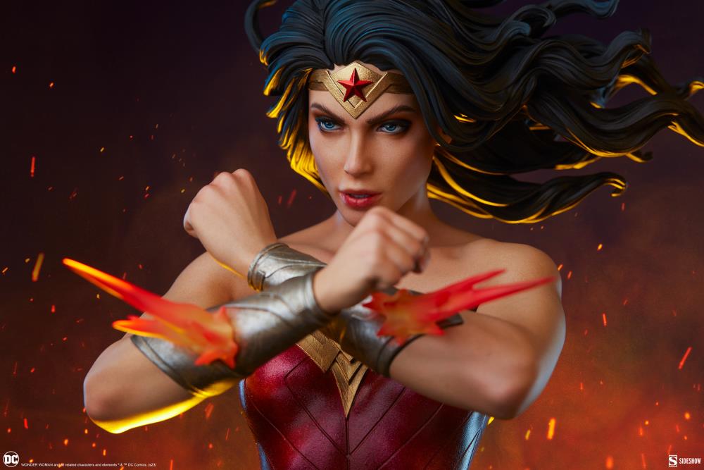 DC Comics Premium Format Wonder Woman: Saving the Day Statue Gallery Image 10
