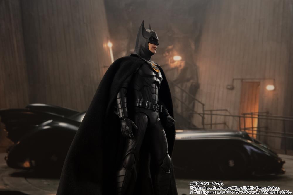 The Flash (2023) S.H.Figuarts Batman Action Figure Gallery Image 10