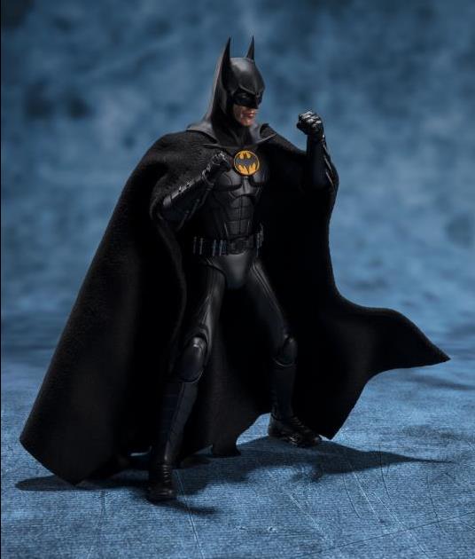 The Flash (2023) S.H.Figuarts Batman Action Figure Gallery Image 4