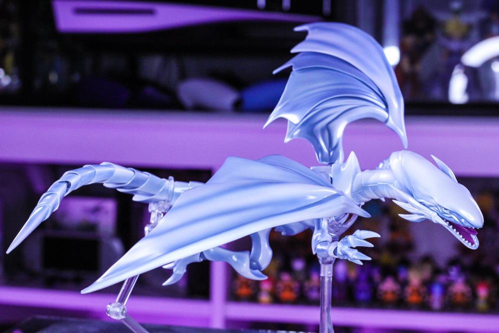 Yu-Gi-Oh! Duel Monsters S.H.MonsterArts Blue-Eyes White Dragon Gallery Image 5