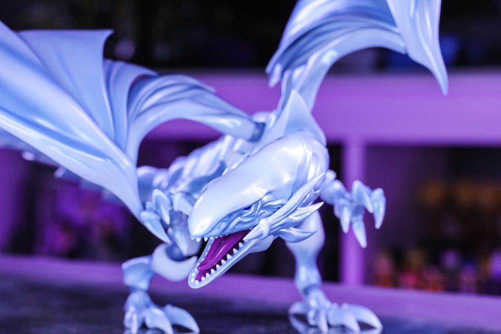 Yu-Gi-Oh! Duel Monsters S.H.MonsterArts Blue-Eyes White Dragon Gallery Image 7