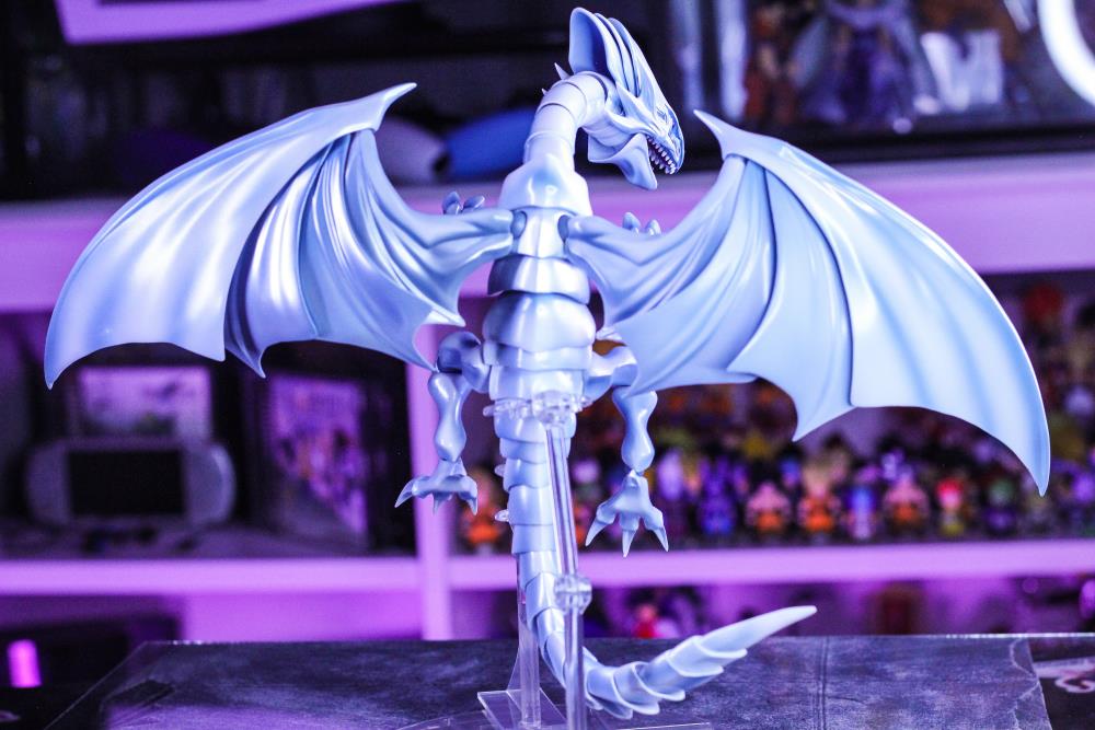 Yu-Gi-Oh! Duel Monsters S.H.MonsterArts Blue-Eyes White Dragon Gallery Image 4