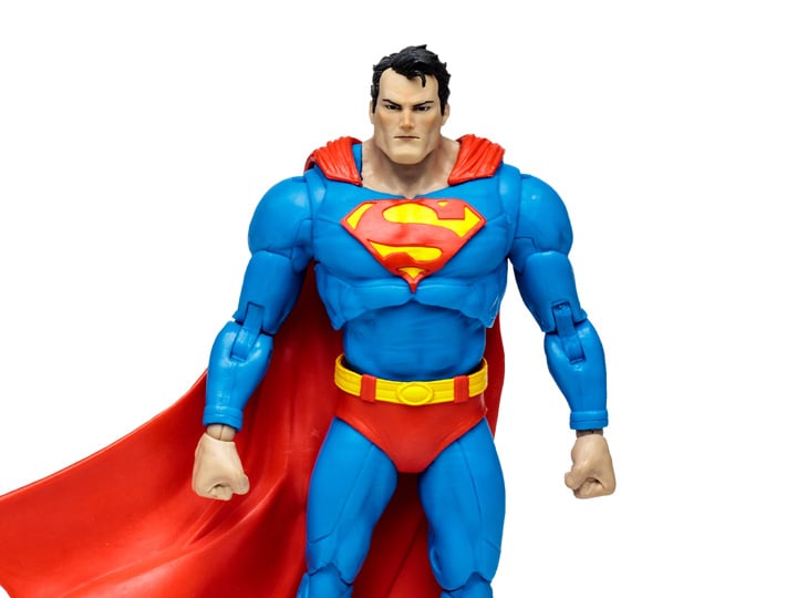 Batman: Hush DC Multiverse Superman Action Figure Gallery Image 1