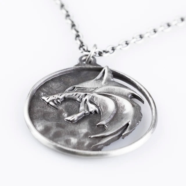 The Witcher (Netflix) Wolf Medallion Necklace Prop Replica Gallery Image 7