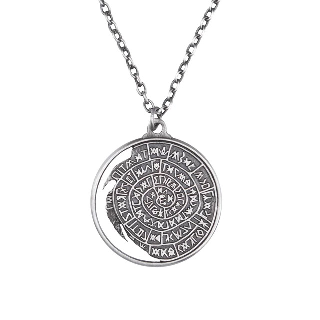The Witcher (Netflix) Wolf Medallion Necklace Prop Replica Gallery Image 6