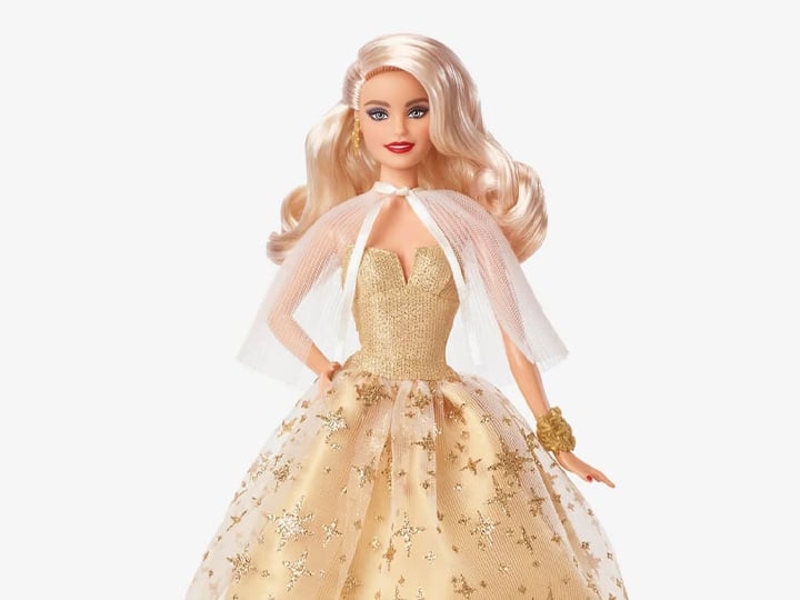 Barbie 2023 Holiday Barbie Doll (Wavy Blonde Hair) Gallery Image 1