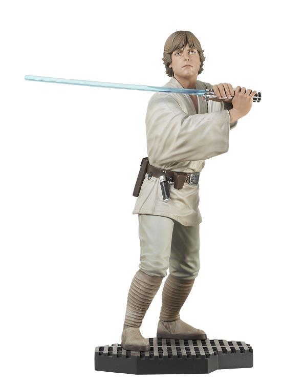 Star Wars: A New Hope Milestones Luke Skywalker 1/6 Scale Limited Edition Statue Gallery Image 3