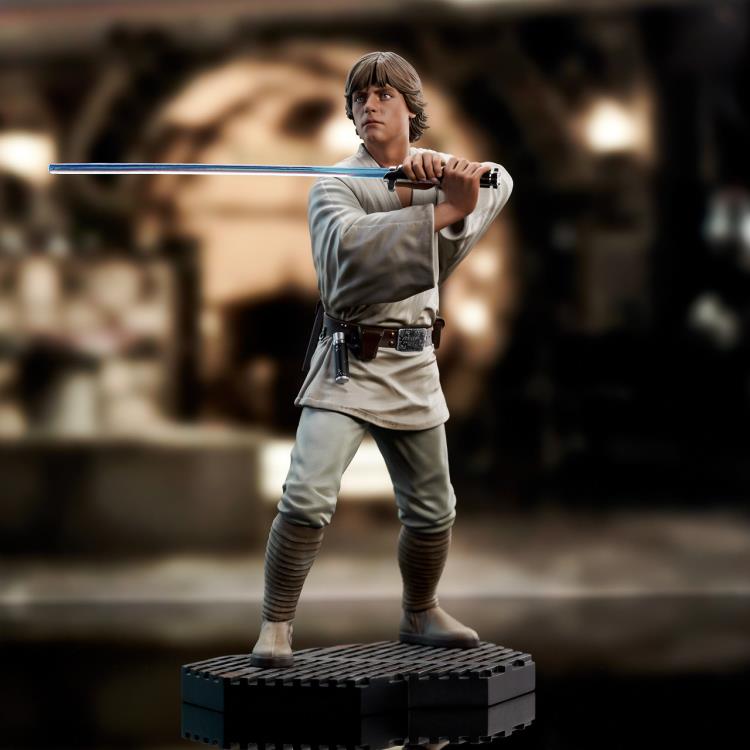 Star Wars: A New Hope Milestones Luke Skywalker 1/6 Scale Limited Edition Statue Gallery Image 5