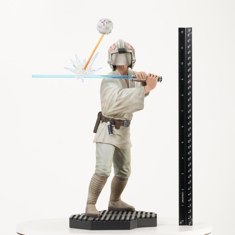 Star Wars: A New Hope Milestones Luke Skywalker 1/6 Scale Limited Edition Statue Gallery Image 16