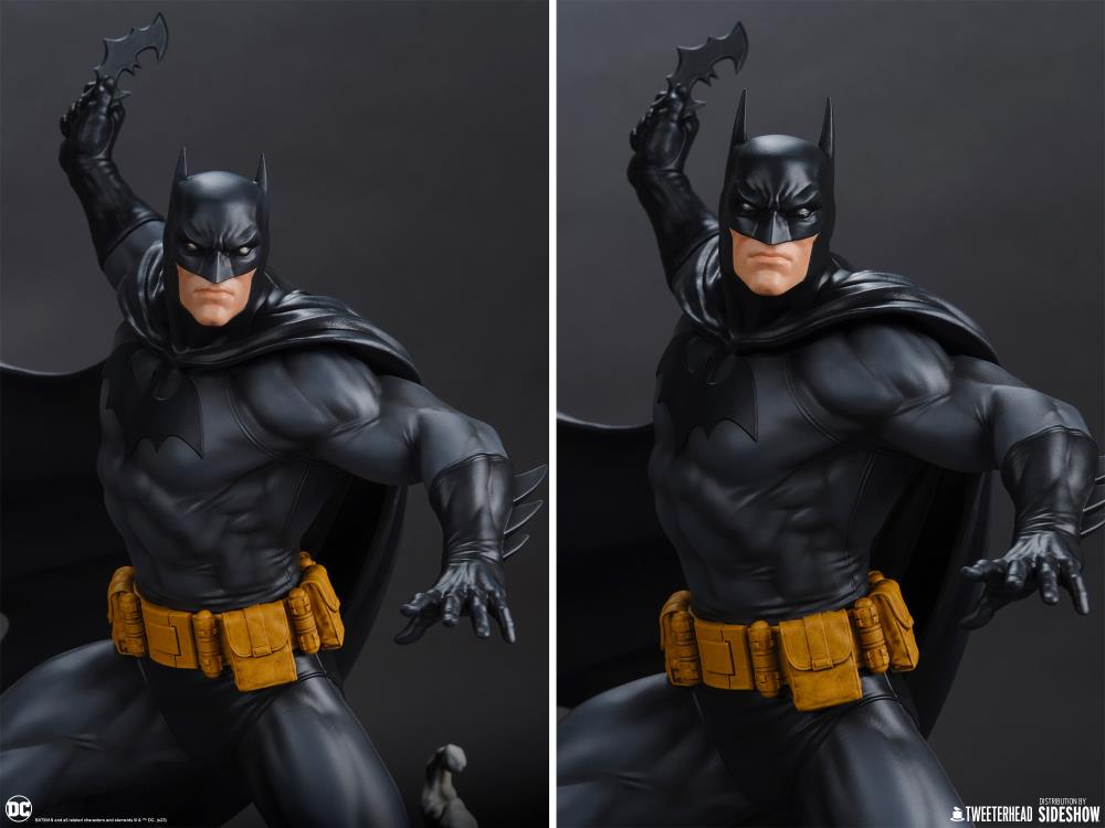 DC Comics Batman (Black and Gray Edition) 1/6 Scale Maquette Gallery Image 27