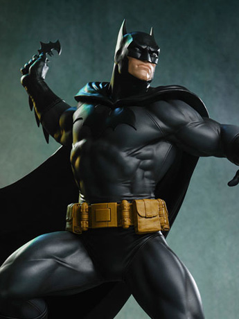 DC Comics Batman (Black and Gray Edition) 1/6 Scale Maquette Gallery Image 2