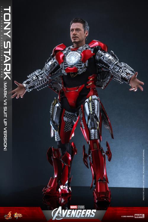 The Avengers MMS718 Tony Stark (Mark VII Suit-Up Ver.) 1/6th Scale Collectible Figure Gallery Image 9
