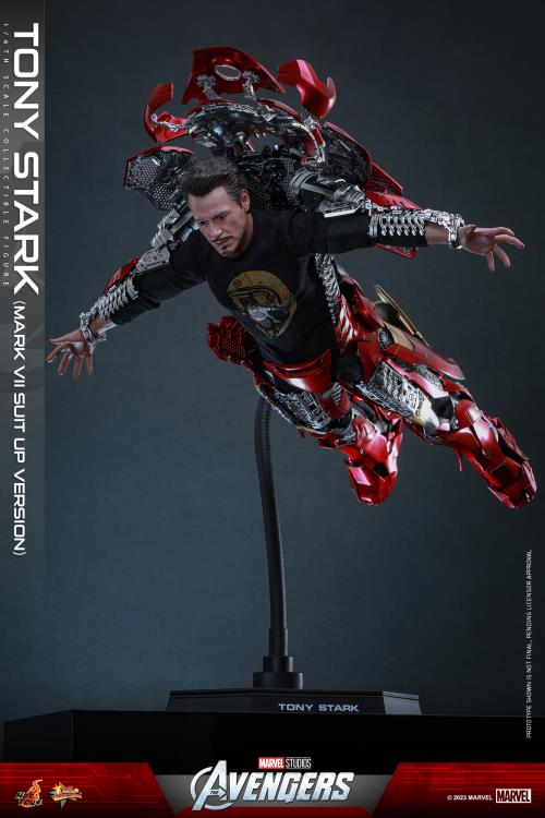 The Avengers MMS718 Tony Stark (Mark VII Suit-Up Ver.) 1/6th Scale Collectible Figure Gallery Image 10