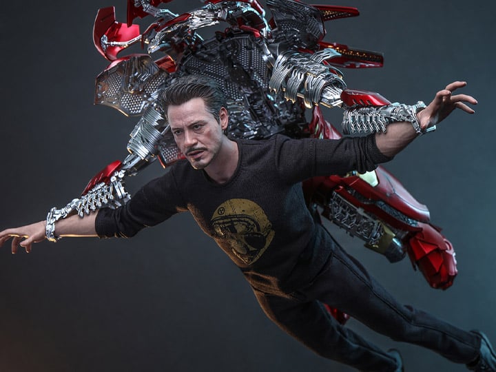 The Avengers MMS718 Tony Stark (Mark VII Suit-Up Ver.) 1/6th Scale Collectible Figure Gallery Image 1