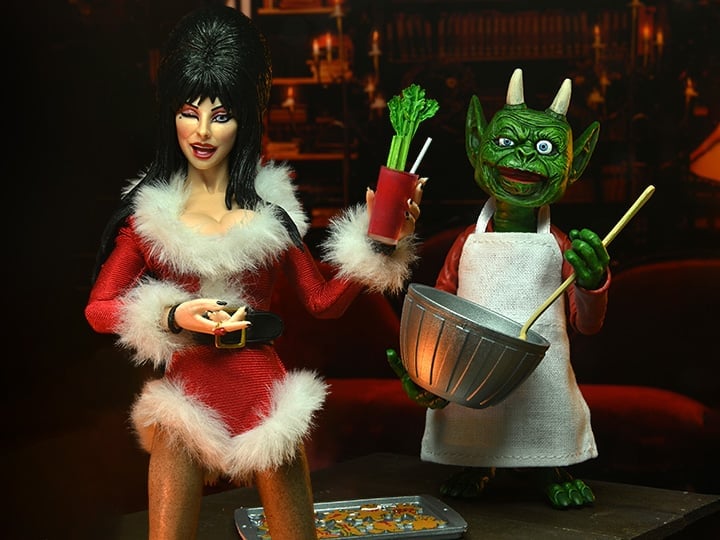 Elvira, Mistress of the Dark Elvira (Very Scary X-Mas Ver.) Deluxe Clothed Action Figure Gallery Image 1