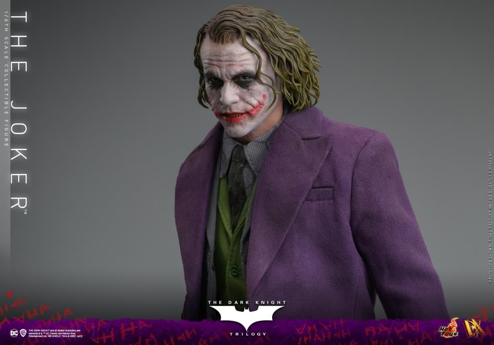 The Dark Knight DX32 The Joker 1/6th Scale Collectible Figure Gallery Image 16