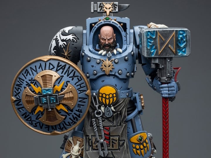 Warhammer 40K Space Wolves Arjac Rockfist 1/18 Scale Action Figure Gallery Image 1