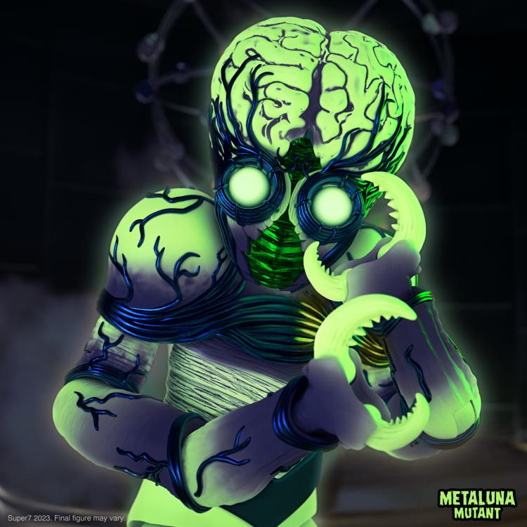 Universal Monsters ULTIMATES! The Metaluna Mutant (Glow-in-the-Dark Ver.) Action Figure Gallery Image 4