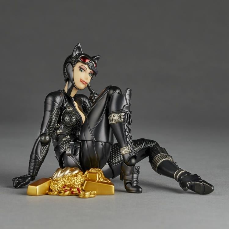 アメコミ REVOLTECH Amazing Yamaguchi CATWOMAN Batman: Arkham Knight Amazing Yamaguchi Catwoman Figure