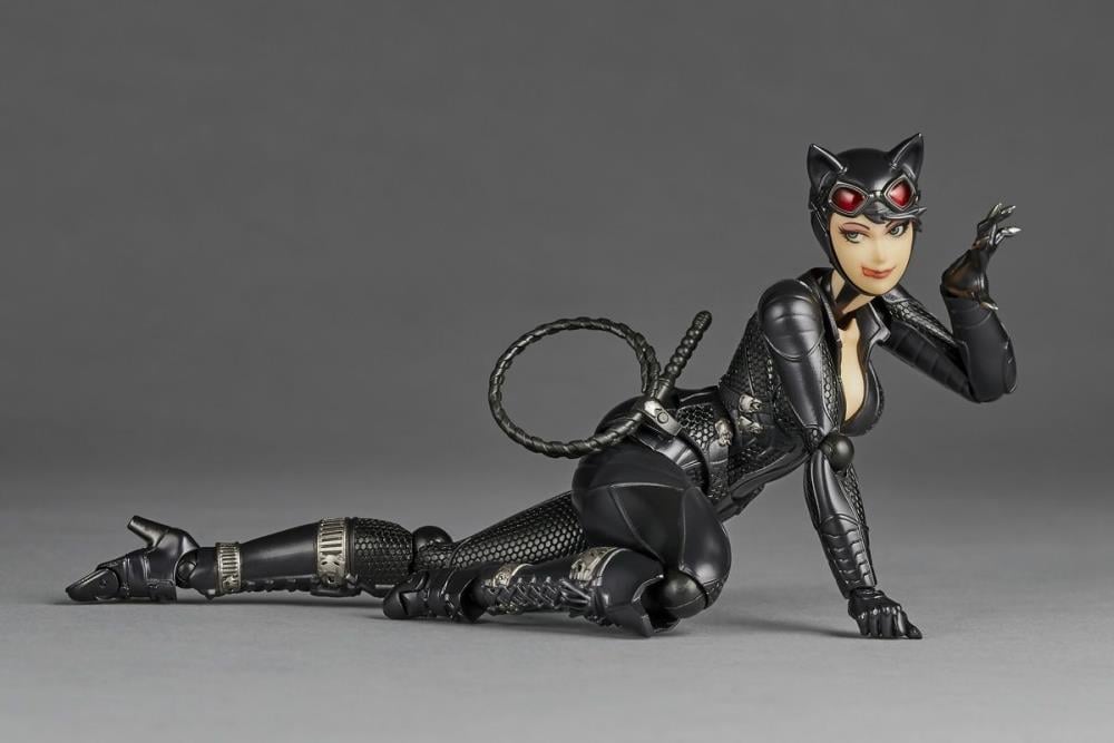 Batman: Arkham Knight Amazing Yamaguchi Catwoman Figure