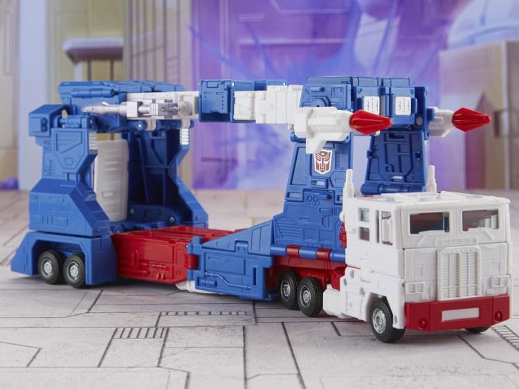 The Transformers: The Movie Studio Series 86-21 Commander Class Ultra Magnus Action Figure Gallery Image 15