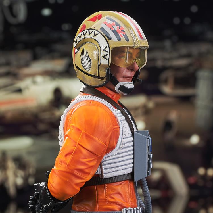 Star Wars: A New Hope Red Leader (Garven Dreis) 1/6 Scale Limited Edition Mini Bust Gallery Image 8