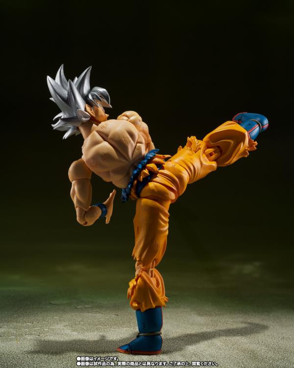 Dragon Ball Super S.H.Figuarts Ultra Instinct Goku (Toyotarou Edition) Exclusive Action Figure Gallery Image 9