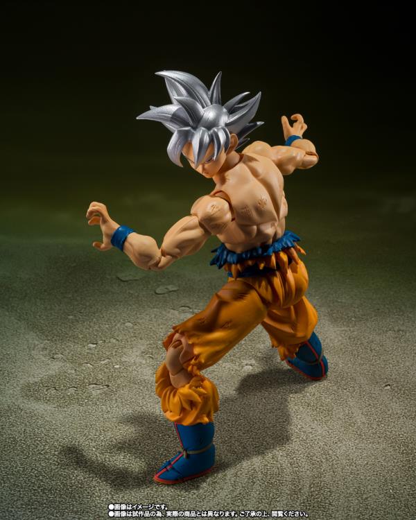 Dragon Ball Super S.H.Figuarts Ultra Instinct Goku (Toyotarou Edition) Exclusive Action Figure Gallery Image 6