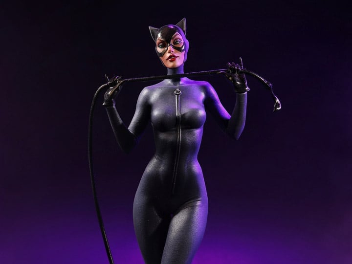 Cover Girls of the DC Universe Catwoman (J. Scott Campbell) 1/8 Scale Limited Edition Statue Gallery Image 1