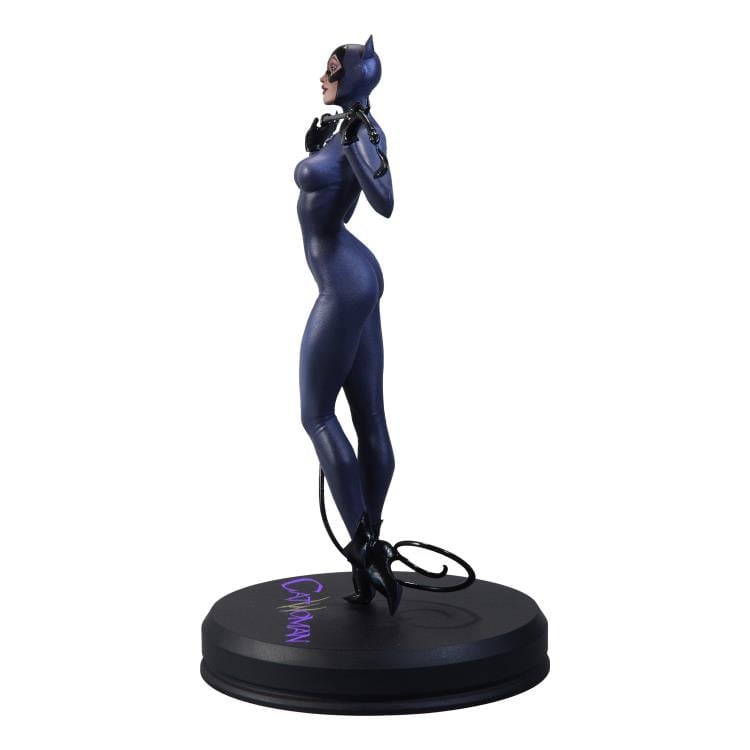 Cover Girls of the DC Universe Catwoman (J. Scott Campbell) 1/8 Scale Limited Edition Statue Gallery Image 11