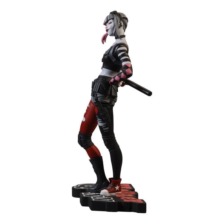 DC Comics Red, White & Black Harley Quinn (Simone Di Meo) 1/10 ScaleLimited Edition Statue Gallery Image 9