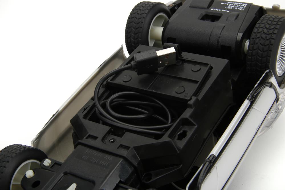 Back to the Future Hollywood Rides DeLorean Time Machine 1/16 Scale R/C Vehicle Gallery Image 17
