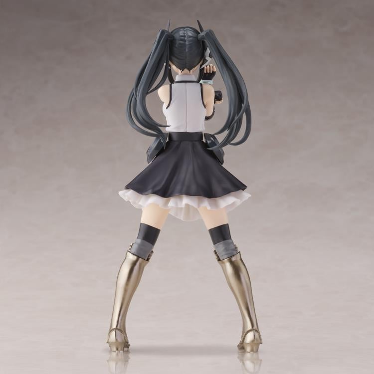 Shy Lady Black Figure Gallery Image 9