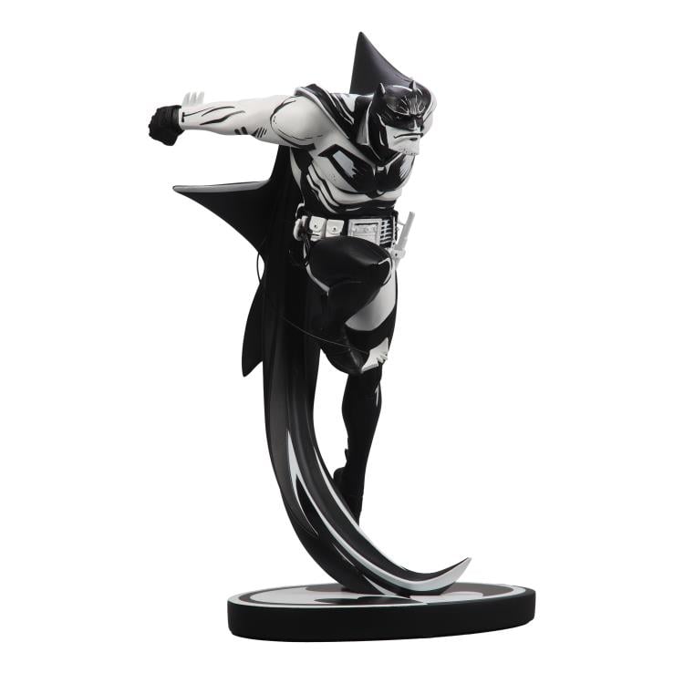 Batman: White Knight Batman Black & White Batman (Sean Murphy Sketch Edition) 1/10 Scale Limited Edition Statue Gallery Image 12