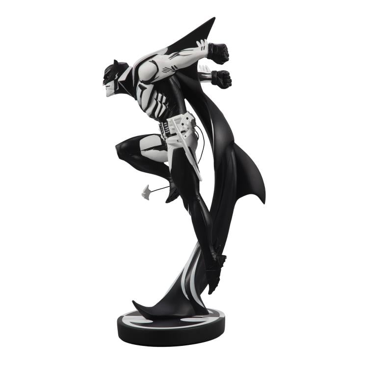 Batman: White Knight Batman Black & White Batman (Sean Murphy Sketch Edition) 1/10 Scale Limited Edition Statue Gallery Image 9