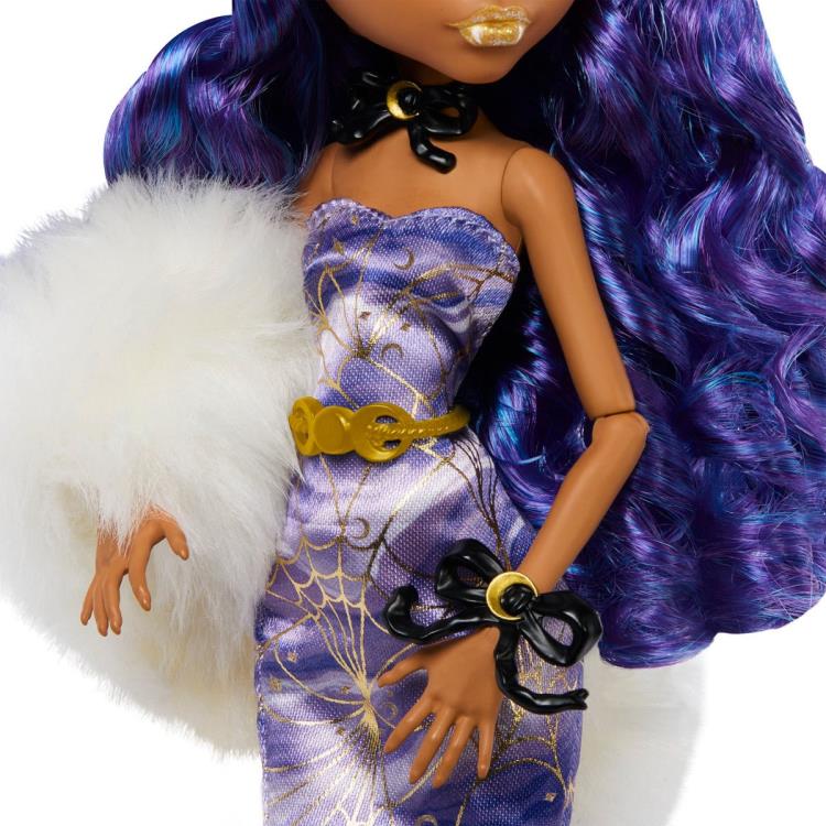 Monster High Howliday Winter Edition Clawdeen Wolf Doll Gallery Image 6