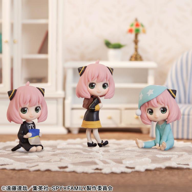 Spy x Family Q Posket petit Anya Forger (Ver. C) Gallery Image 3