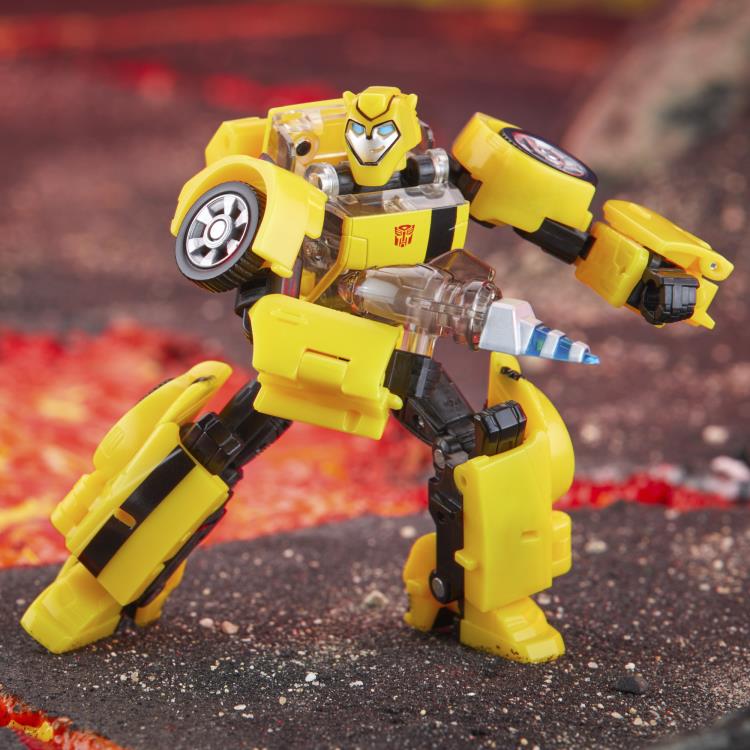 Transformers: Legacy United Deluxe Animated Universe Bumblebee Gallery Image 4