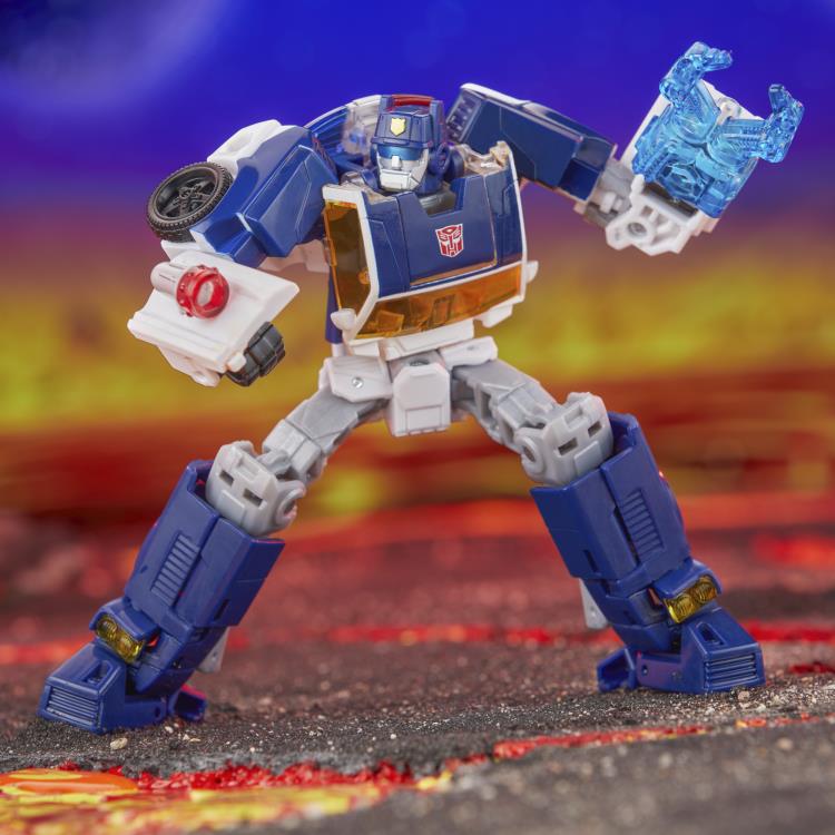 Transformers: Legacy United Deluxe Rescue Bots Universe Autobot Chase Gallery Image 5