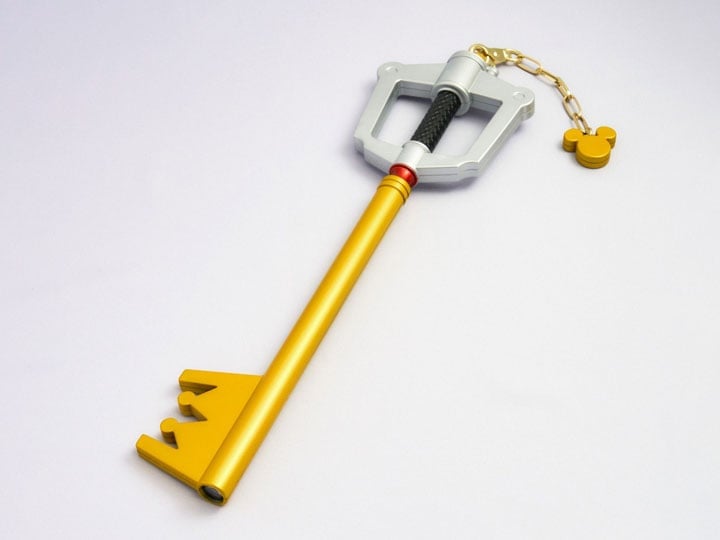 Kingdom Hearts Kingdom Key Dark Side Light-Up Keyblade Gallery Image 1