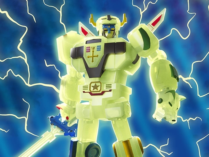 Voltron: Defender of the Universe ULTIMATES! Voltron (Lightning Glow) Action Figure Gallery Image 1