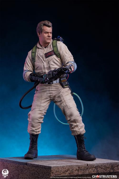 Ghostbusters Ray (Deluxe Ver.) 1/4 Scale Limited Edition Statue Gallery Image 6