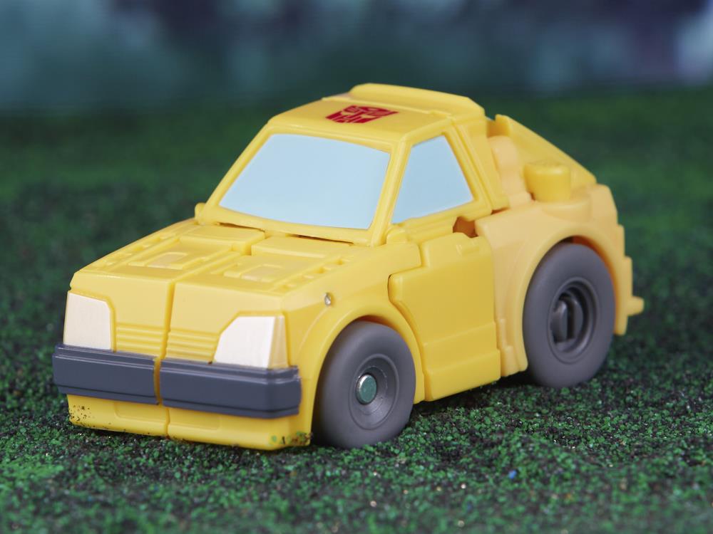 Transformers: Legacy Evolution Core Optimus Prime & Bumblebee Exclusive Two-Pack Gallery Image 7